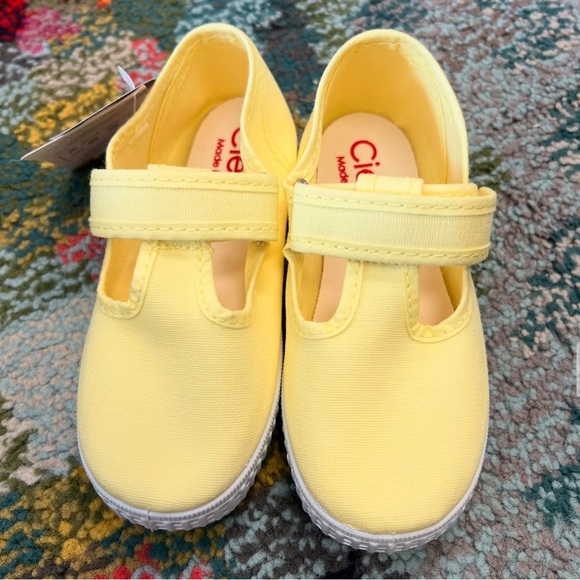 Cienta Kids Bright Yellow Sneakers - Picture 1 of 1